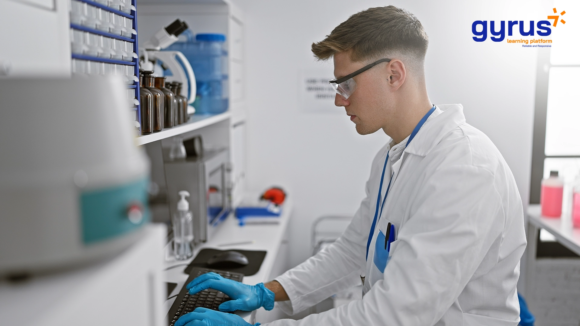 life science worker learning about 21 CFR Part 11 Compliance